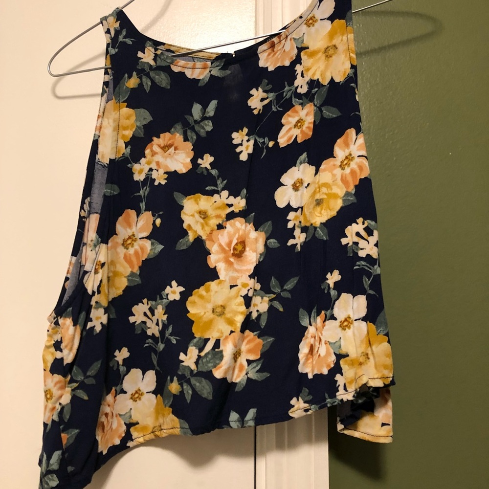 NWOT Floral, backless crop top